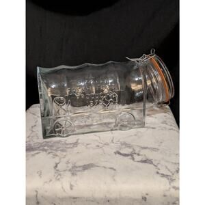 Vintage 4 Quart Glass Covered Wagon Pioneer Fresh Food Latching Crownford Jar